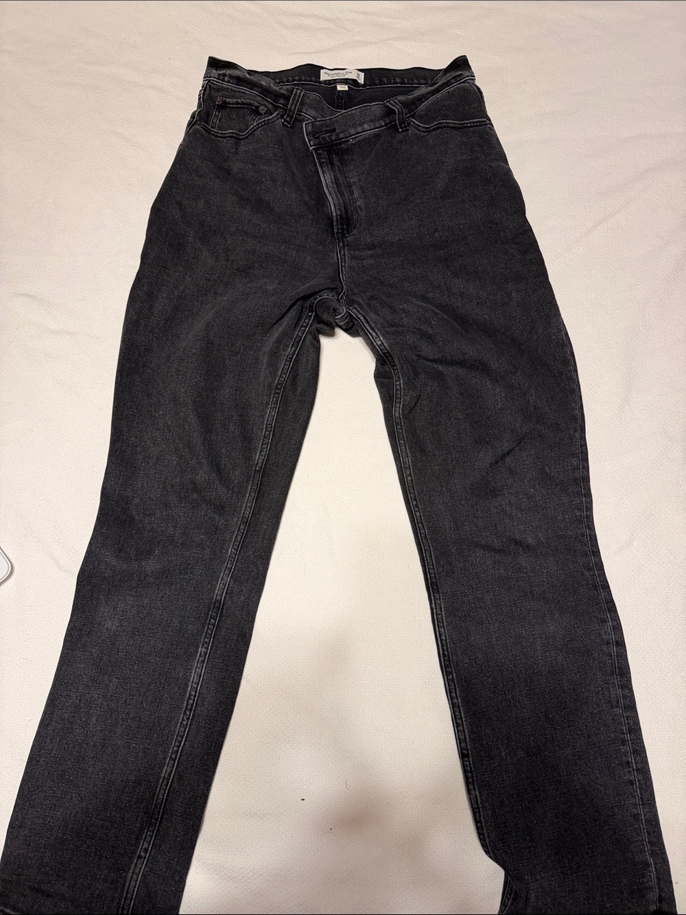 Abercrombie 90s slim straight ultra high rise, offset button, curve love